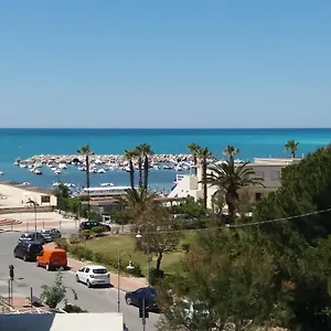 https://hotel-ellymar.it-tuscanyhotel.com